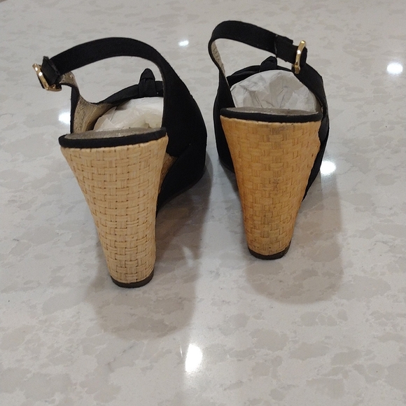 Steve Madden. Cerona Black Wedge. Size 8M. Like New. - Picture 3 of 6